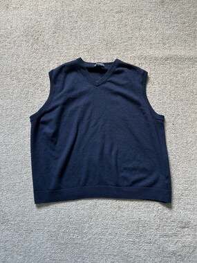 Hart Schaffner Marx Men's Navy Extra Fine Merino Wool V-Neck Sweater Vest, Size